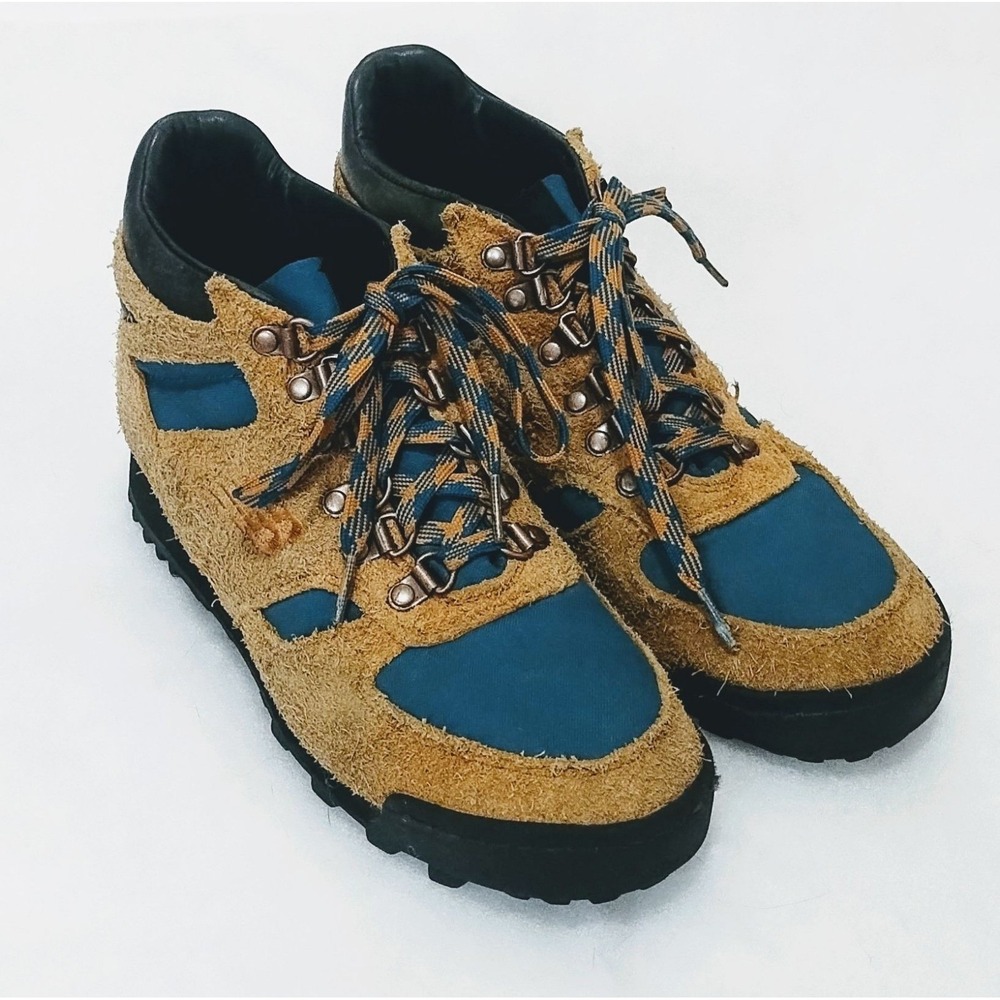 New Balance hiking trail condura rainer lace up boots, size us 6.5